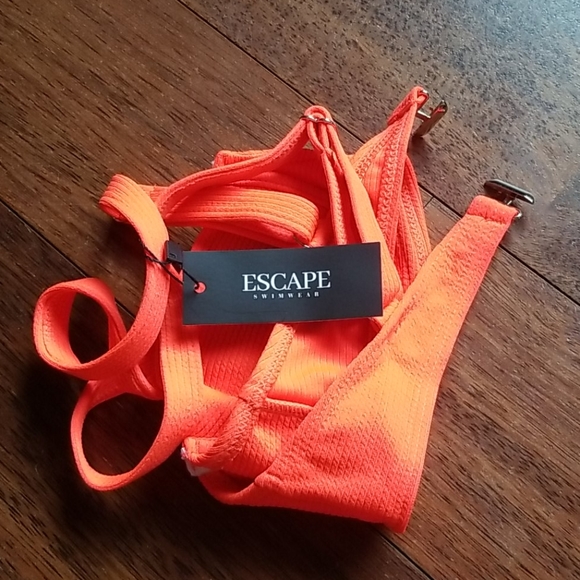 ESCAPE Swimwear | Bikini Top - Picture 6 of 8